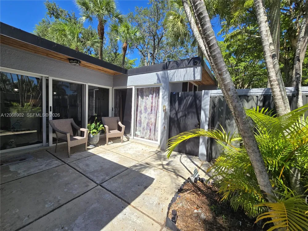 16330 Oak Walk Miami Lakes, FL 33014