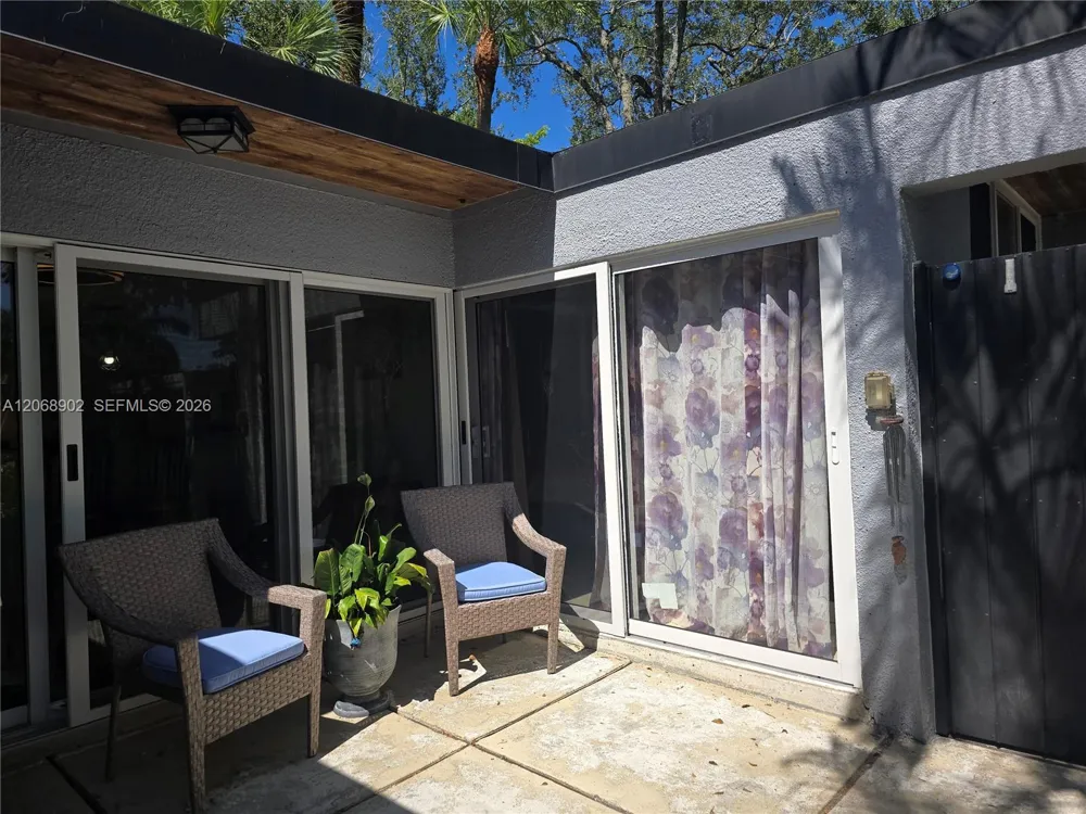 16330 Oak Walk Miami Lakes, FL 33014