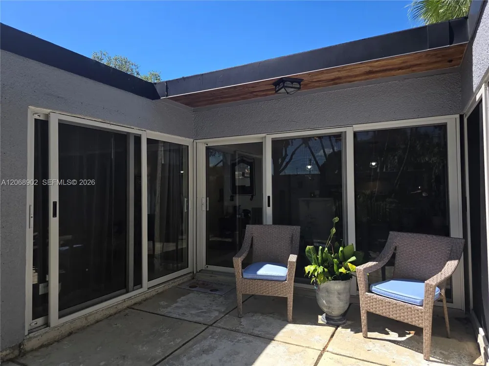 16330 Oak Walk Miami Lakes, FL 33014