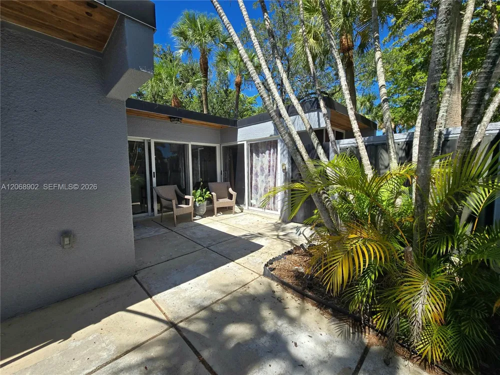 16330 Oak Walk Miami Lakes, FL 33014