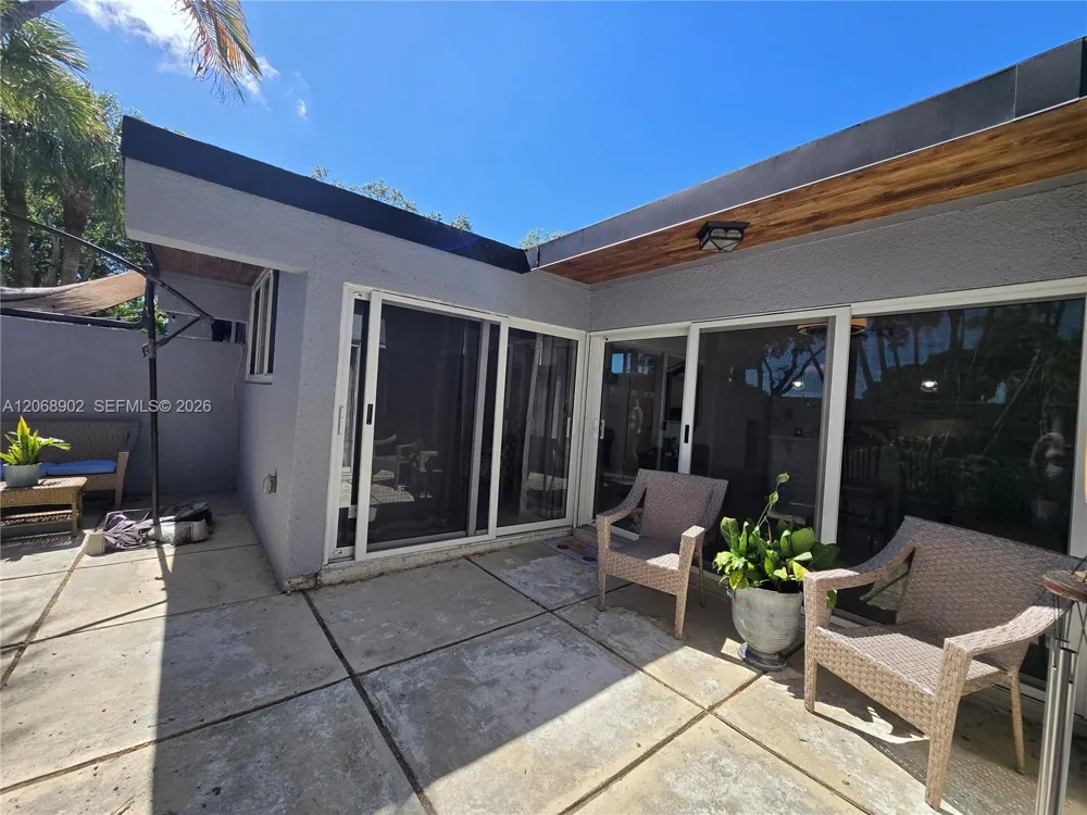 16330 Oak Walk Miami Lakes, FL 33014