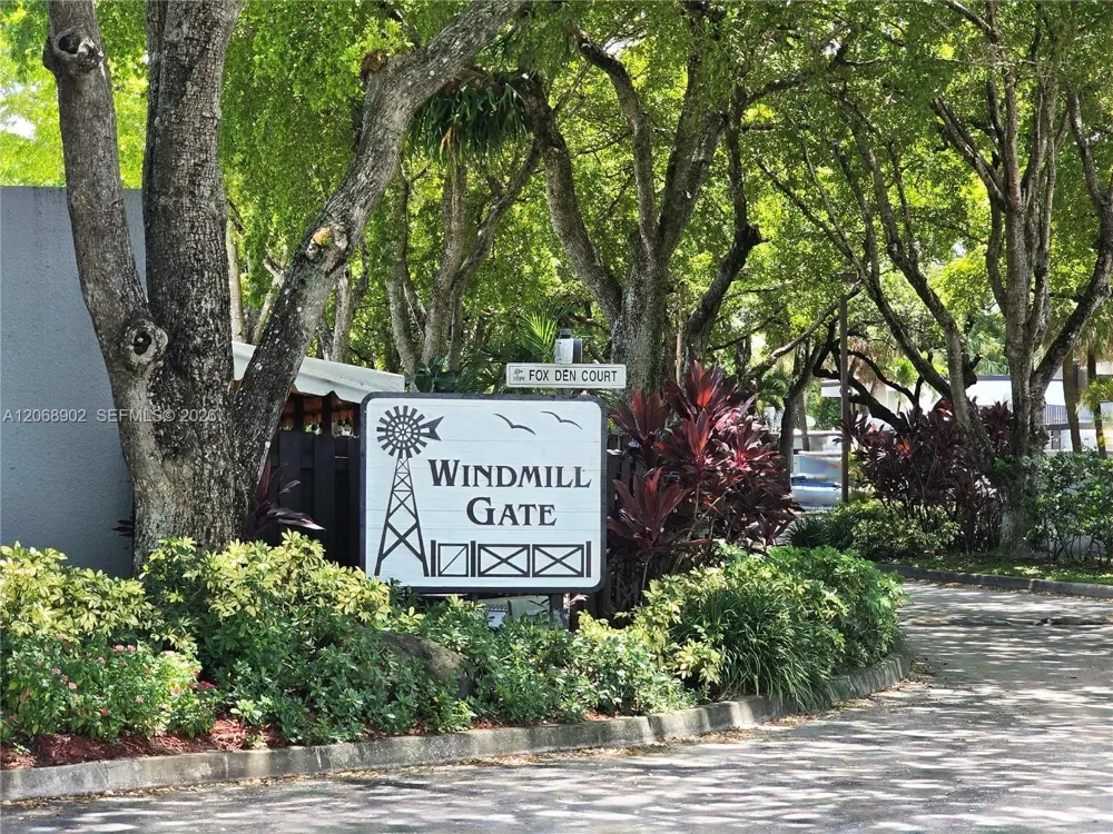16330 Oak Walk Miami Lakes, FL 33014