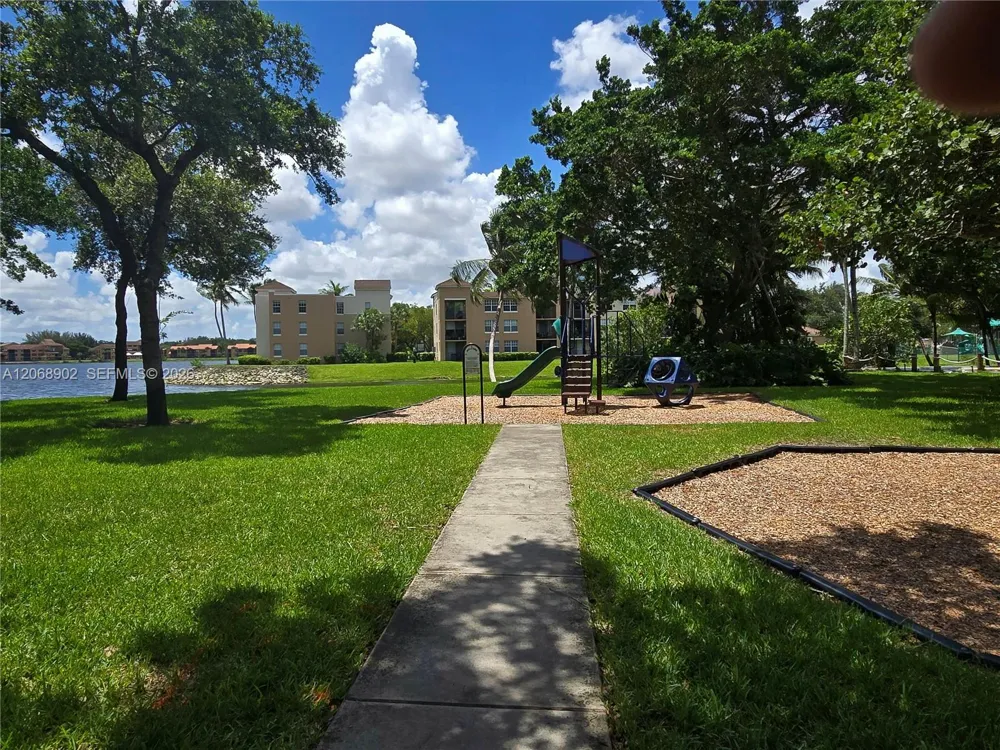 16330 Oak Walk Miami Lakes, FL 33014