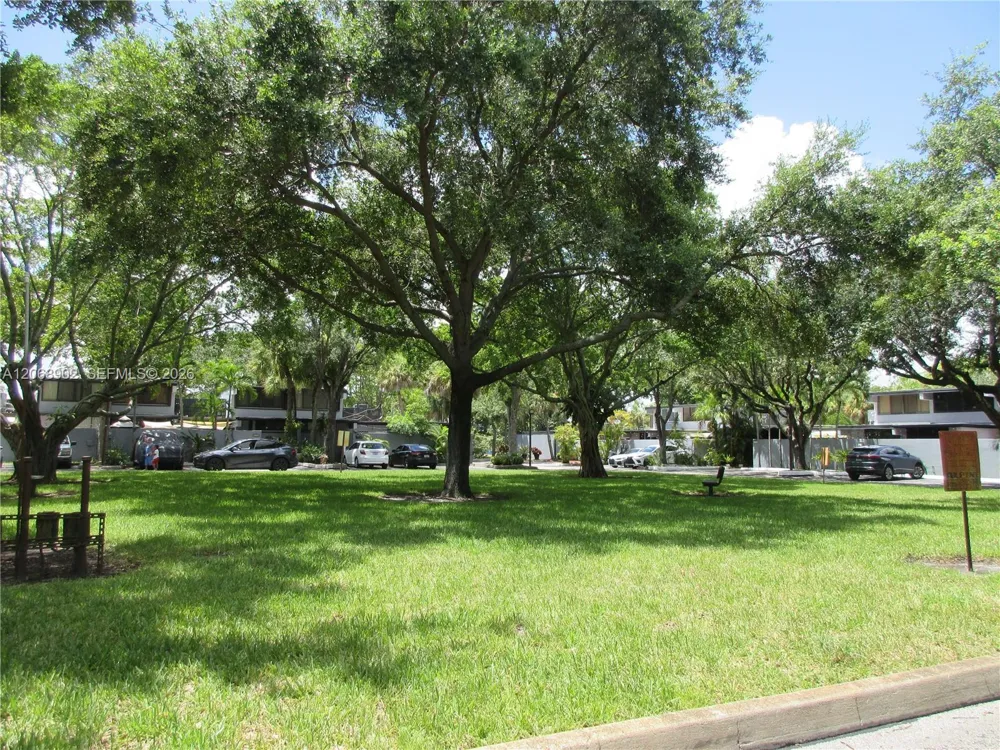 16330 Oak Walk Miami Lakes, FL 33014