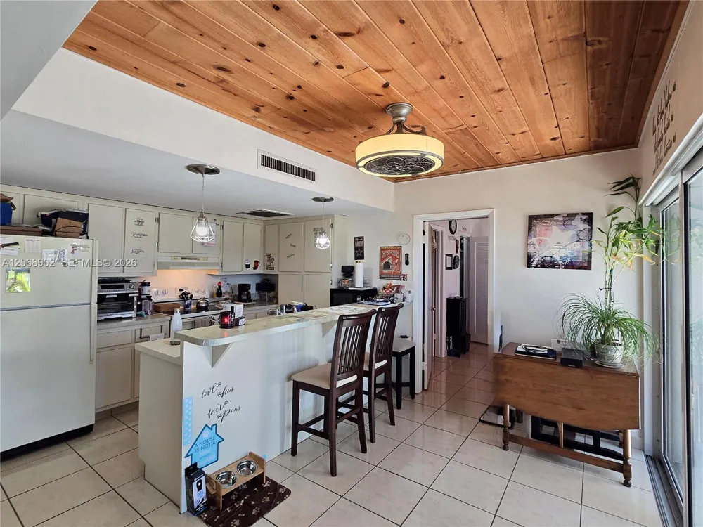 16330 Oak Walk Miami Lakes, FL 33014