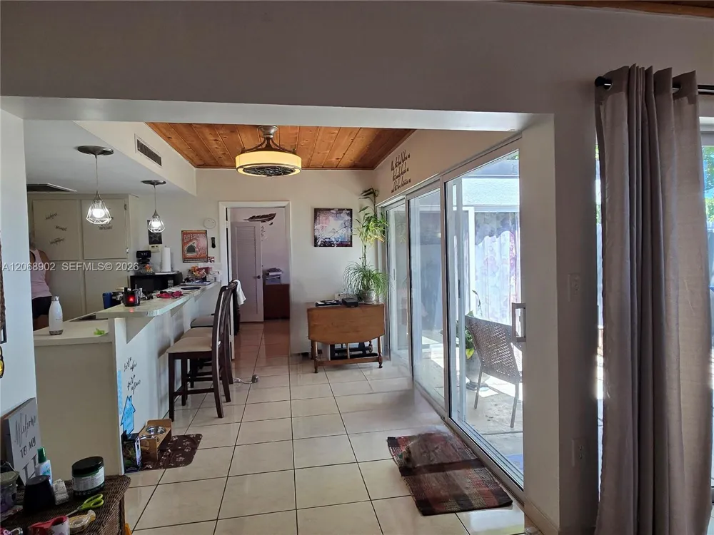 16330 Oak Walk Miami Lakes, FL 33014