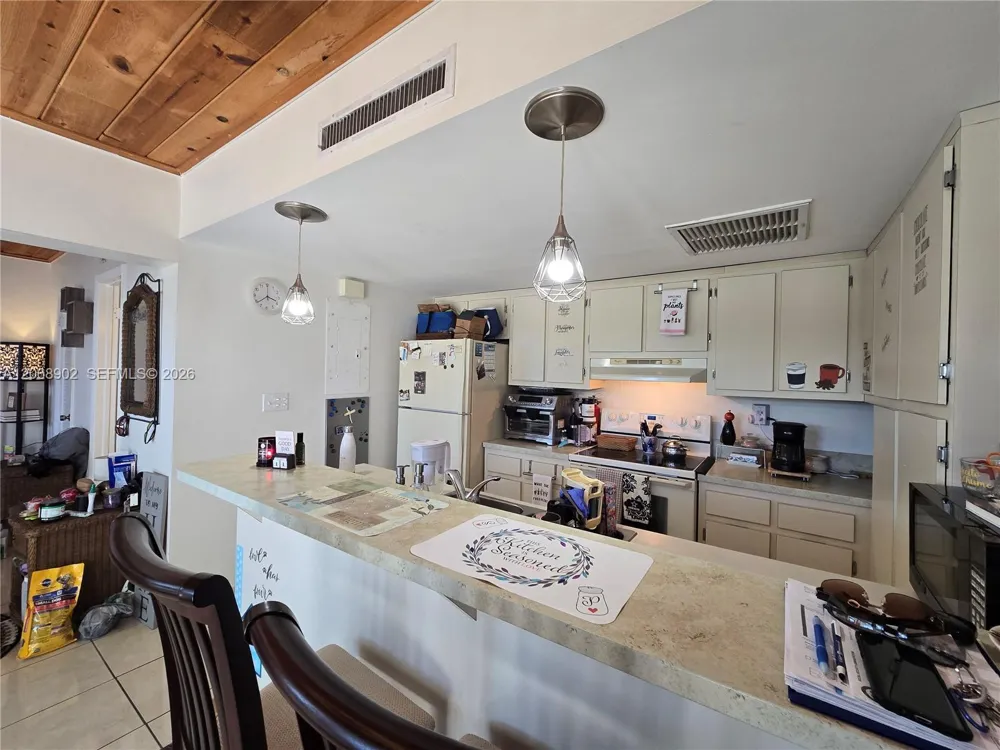 16330 Oak Walk Miami Lakes, FL 33014