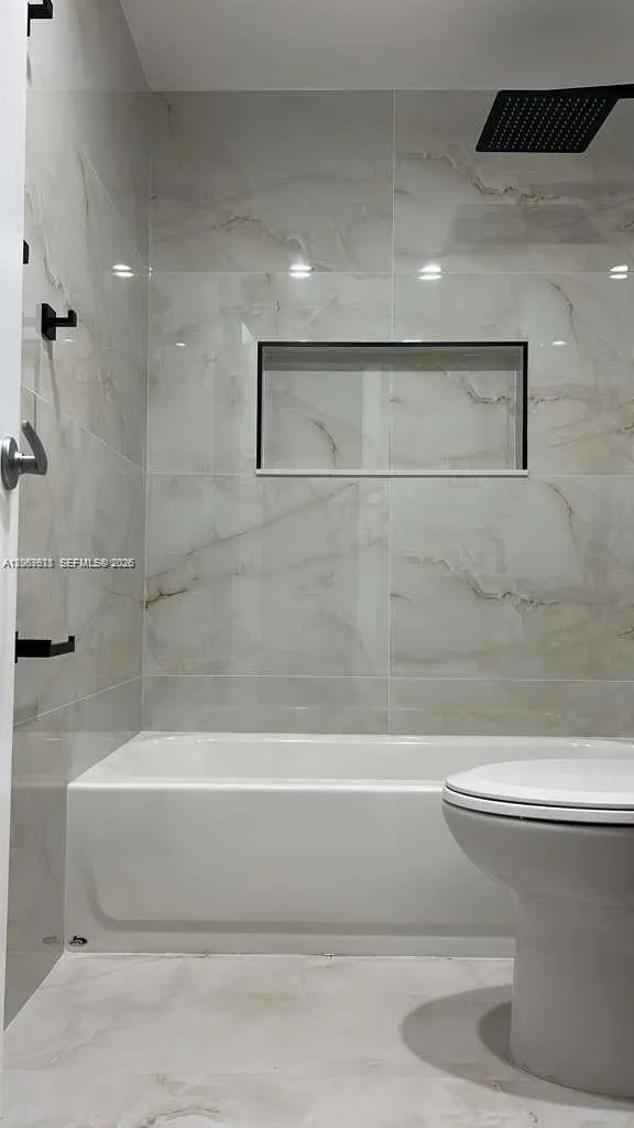 630 SE 3rd Pl Hialeah, FL 33010