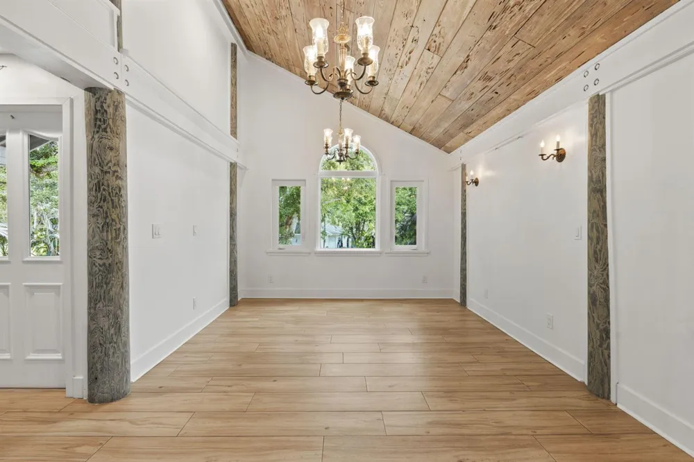 2511 Lightlewood Lane Fort Pierce, FL 34946
