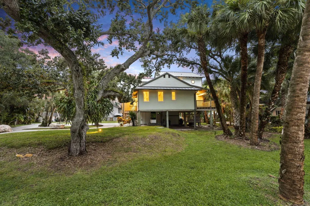 2511 Lightlewood Lane Fort Pierce, FL 34946