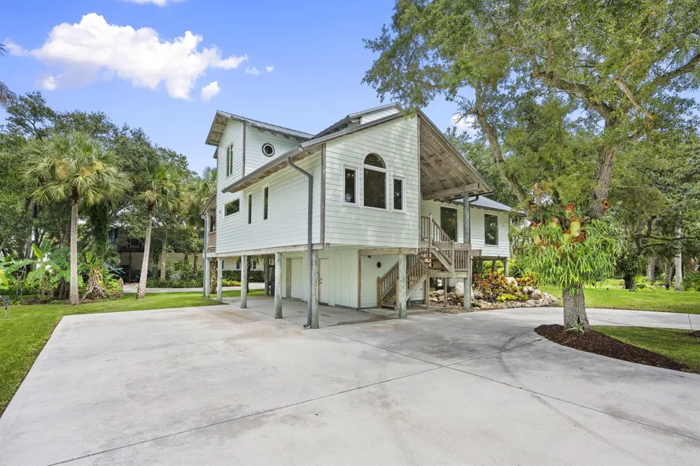2511 Lightlewood Lane Fort Pierce, FL 34946