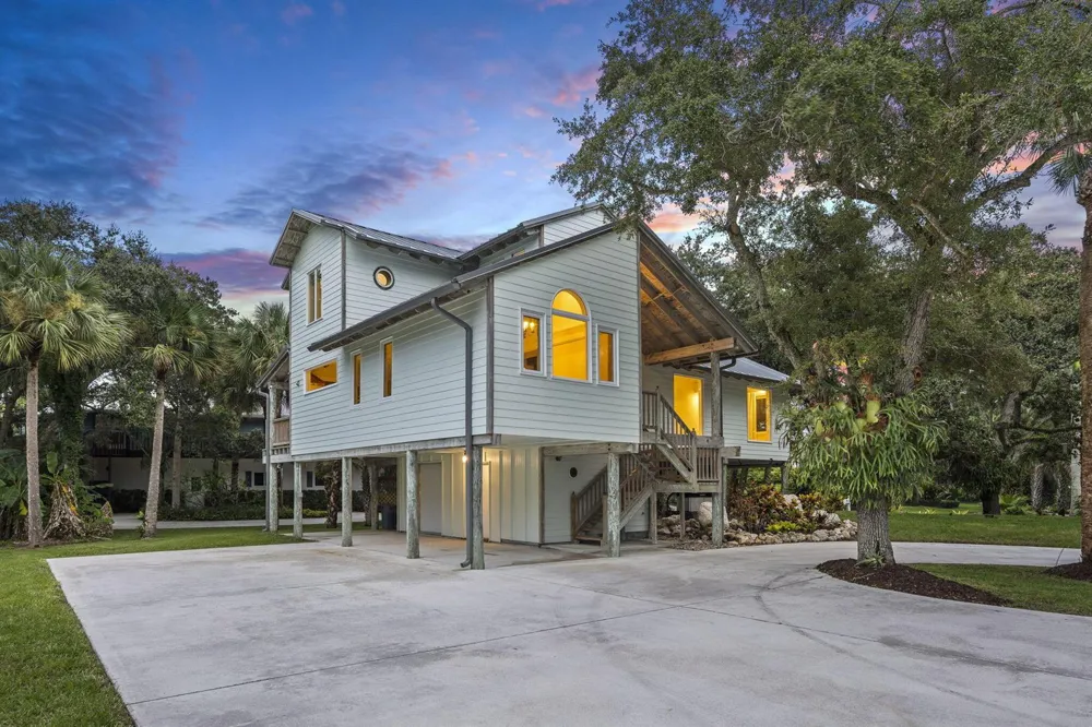 2511 Lightlewood Lane Fort Pierce, FL 34946