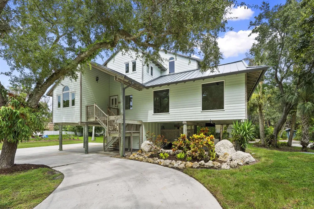 2511 Lightlewood Lane Fort Pierce, FL 34946