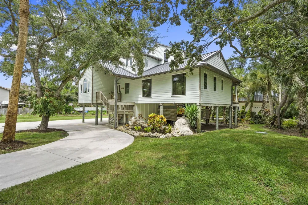 2511 Lightlewood Lane Fort Pierce, FL 34946