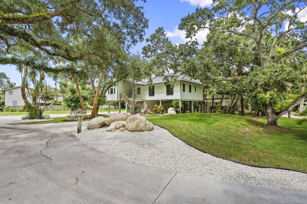 2511 Lightlewood Lane Fort Pierce, FL 34946