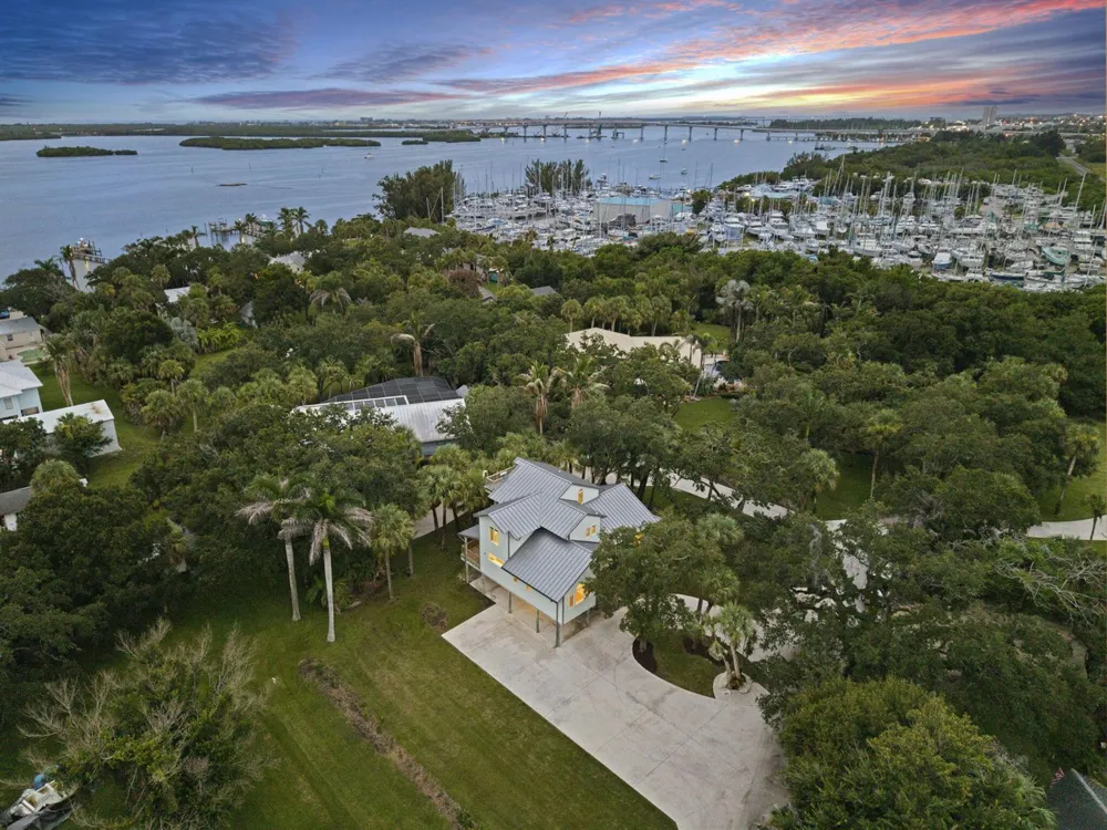 2511 Lightlewood Lane Fort Pierce, FL 34946