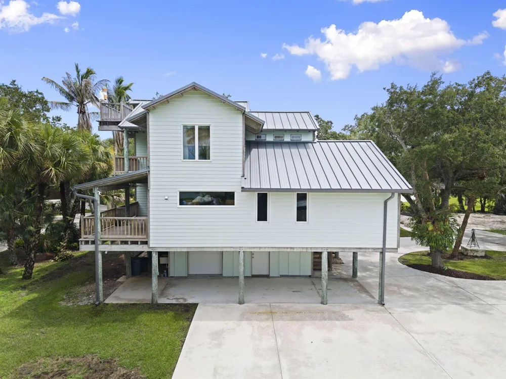 2511 Lightlewood Lane Fort Pierce, FL 34946