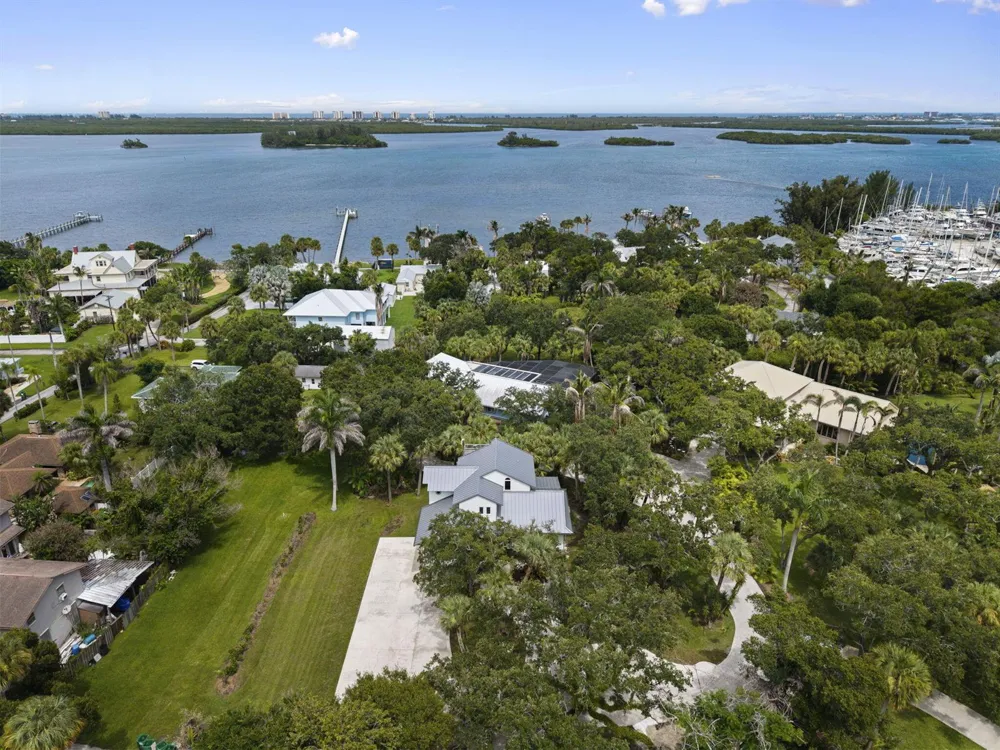 2511 Lightlewood Lane Fort Pierce, FL 34946