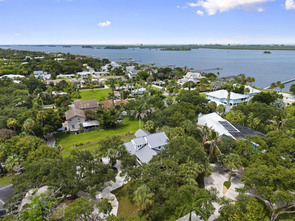 2511 Lightlewood Lane Fort Pierce, FL 34946