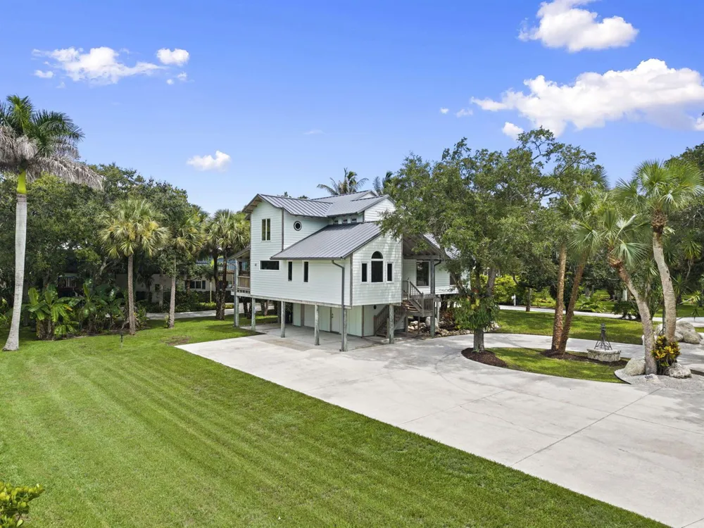 2511 Lightlewood Lane Fort Pierce, FL 34946