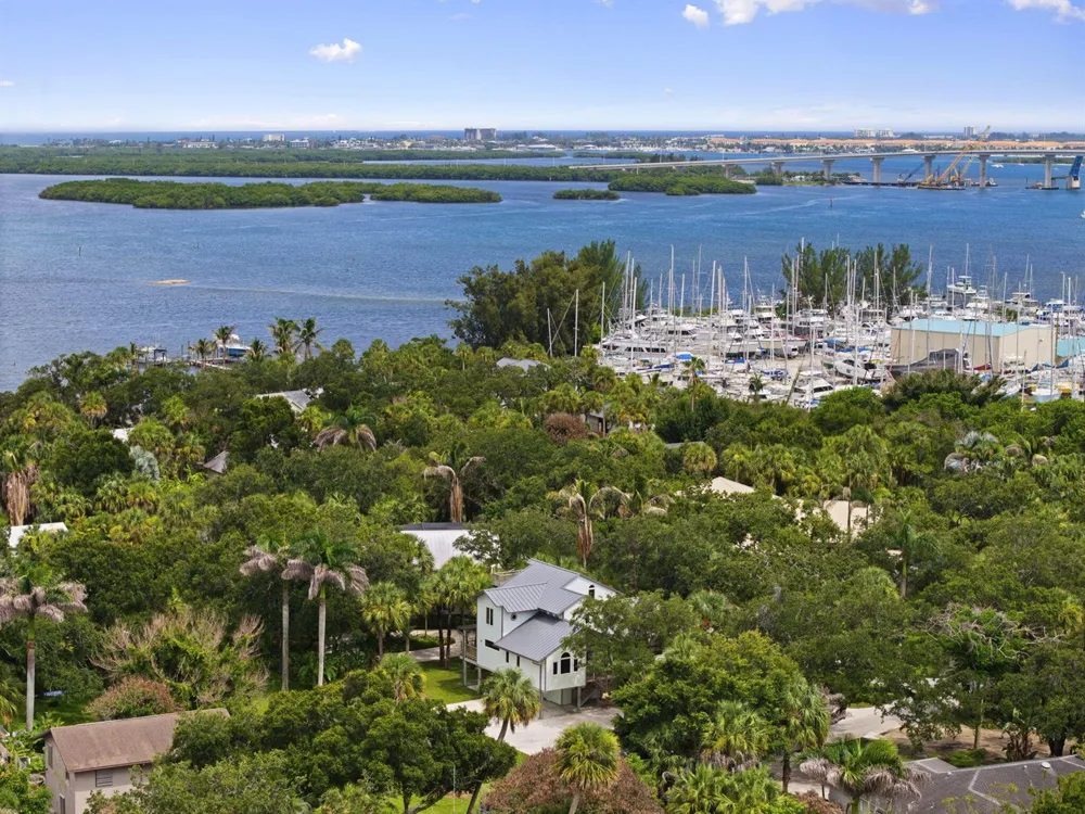 2511 Lightlewood Lane Fort Pierce, FL 34946