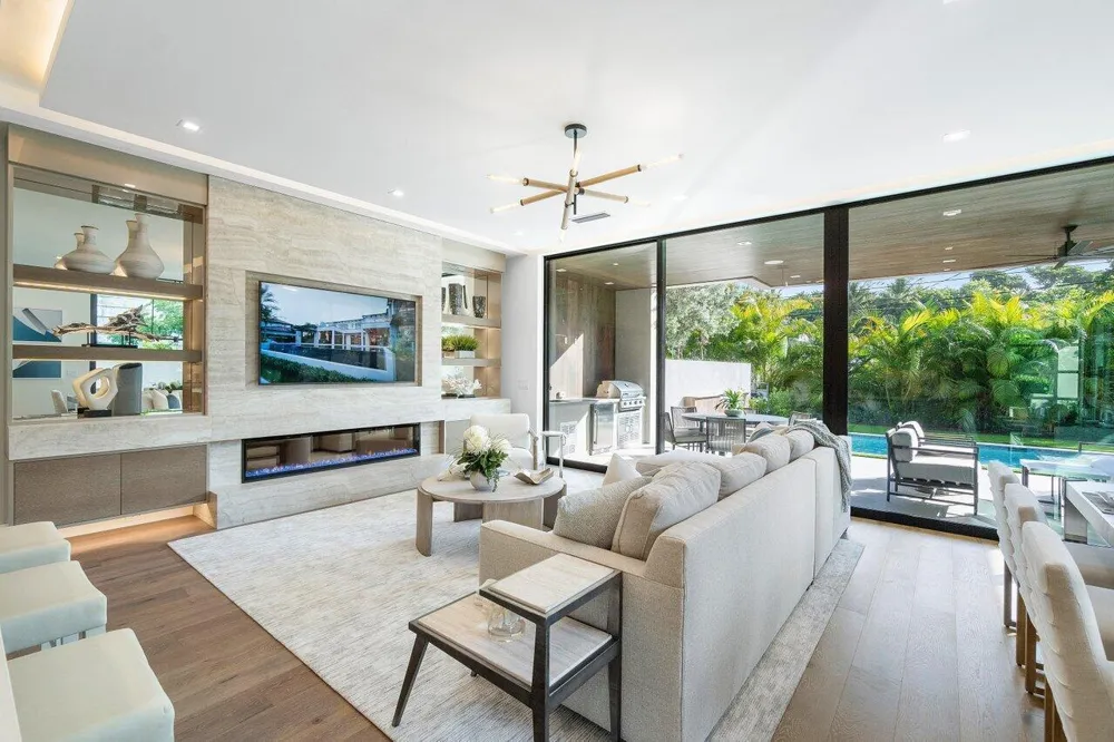 130 NE Wavecrest Way Boca Raton, FL 33432