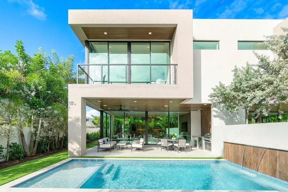 130 NE Wavecrest Way Boca Raton, FL 33432
