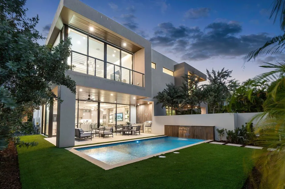 130 NE Wavecrest Way Boca Raton, FL 33432