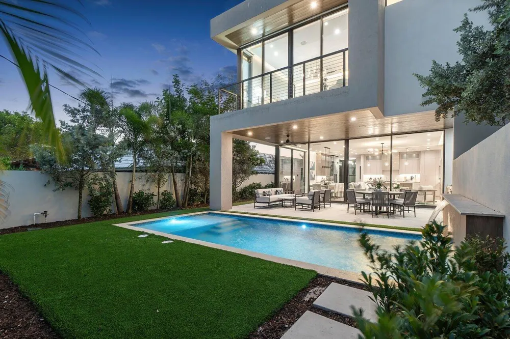 130 NE Wavecrest Way Boca Raton, FL 33432
