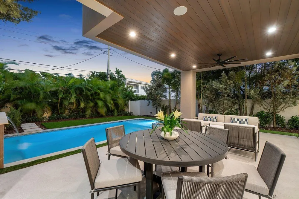 130 NE Wavecrest Way Boca Raton, FL 33432