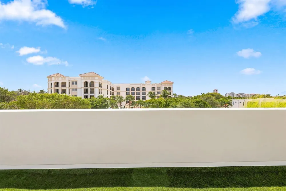 130 NE Wavecrest Way Boca Raton, FL 33432