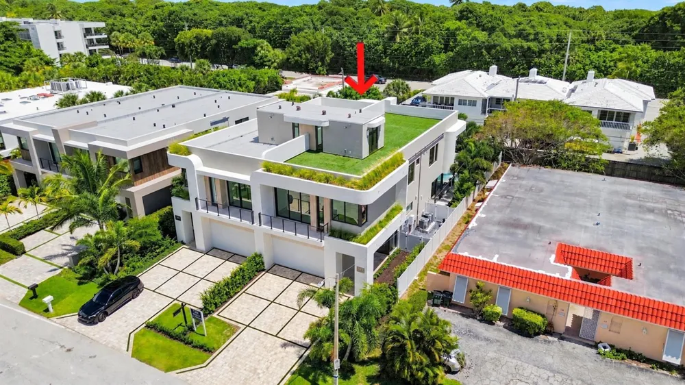 130 NE Wavecrest Way Boca Raton, FL 33432