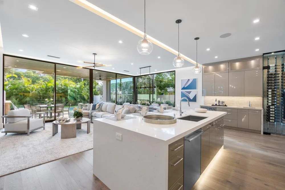130 NE Wavecrest Way Boca Raton, FL 33432