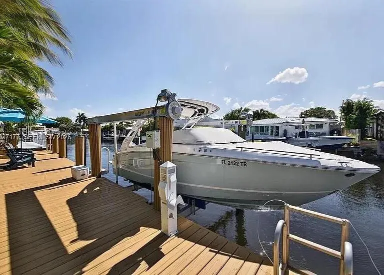 2125 NE 17TH TERRACE Wilton Manors, FL 33305