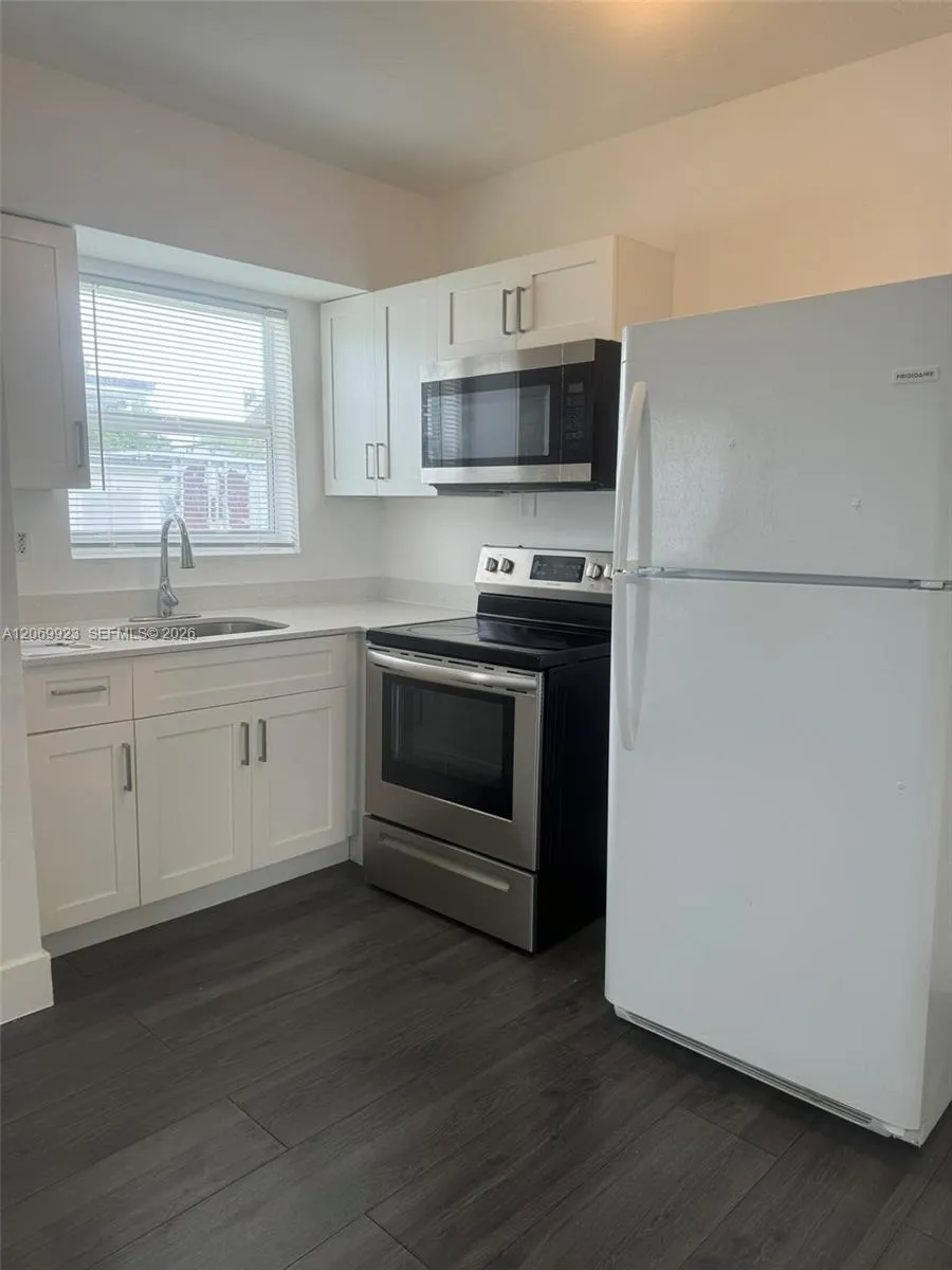 2150 NW 24th St #4 Miami, FL 33142