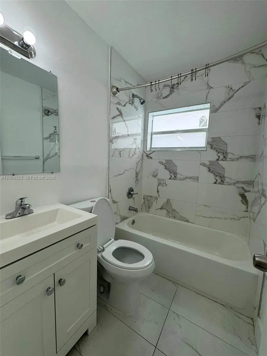 2150 NW 24th St #4 Miami, FL 33142