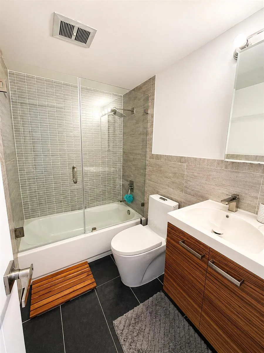 800 SE 11TH COURT Fort Lauderdale, FL 33316