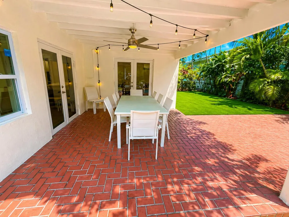 800 SE 11TH COURT Fort Lauderdale, FL 33316