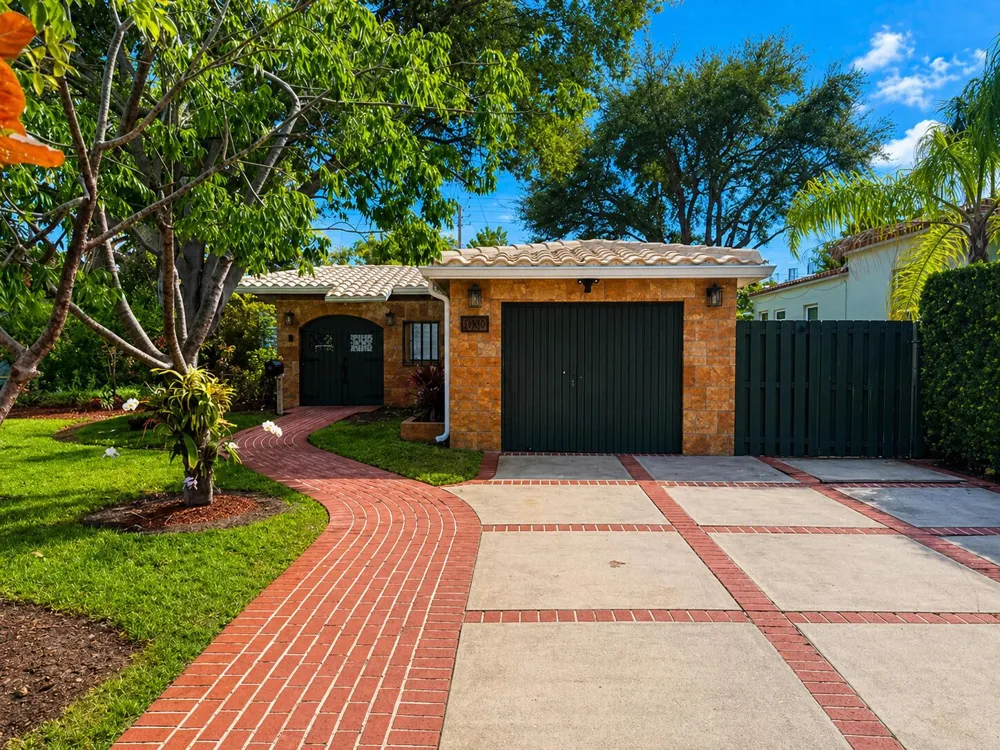 800 SE 11TH COURT Fort Lauderdale, FL 33316