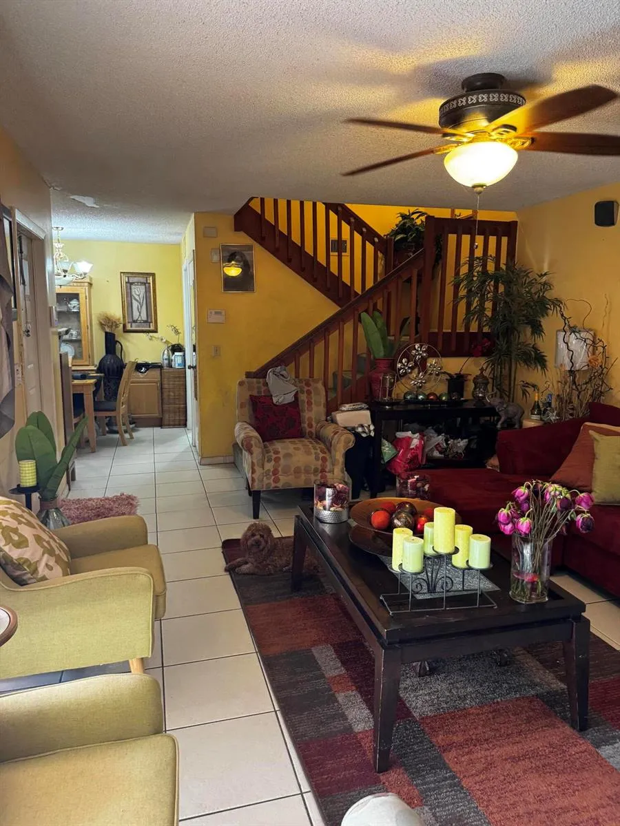 8492 S Coral Circle North Lauderdale, FL 33068