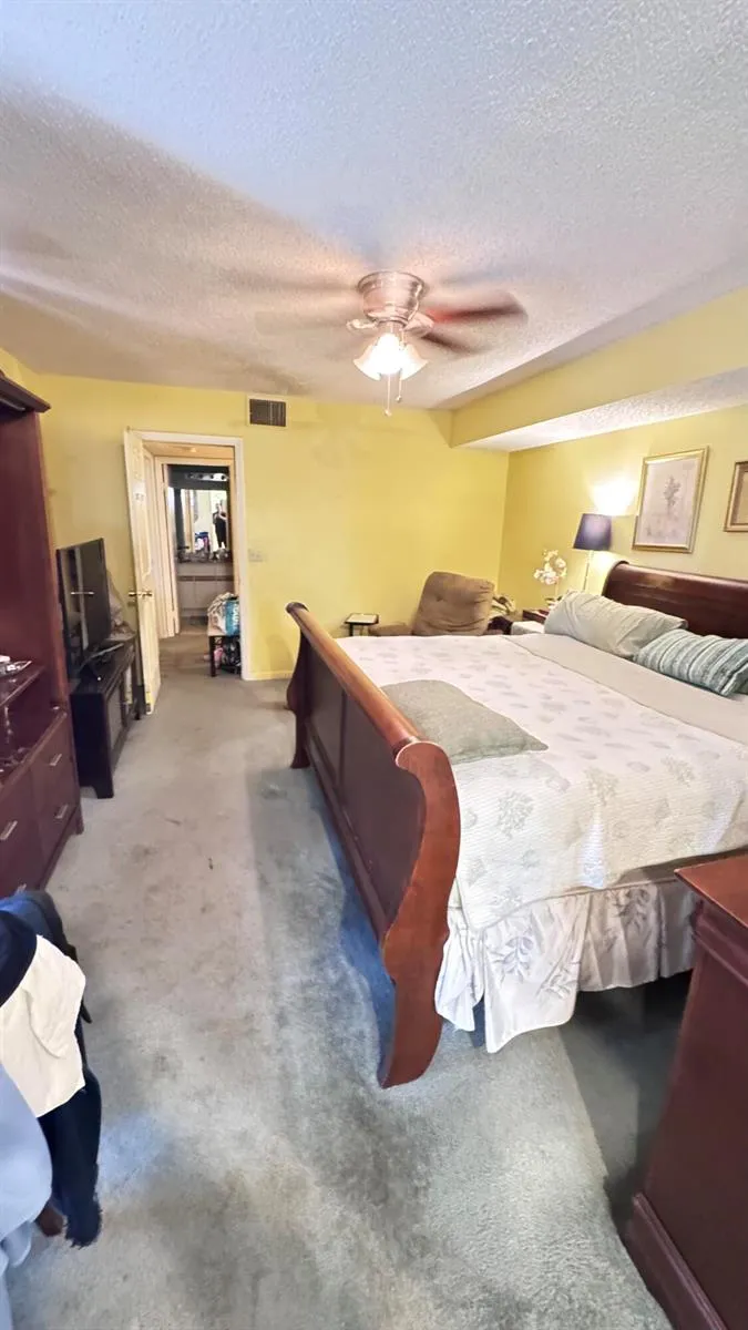 8492 S Coral Circle North Lauderdale, FL 33068