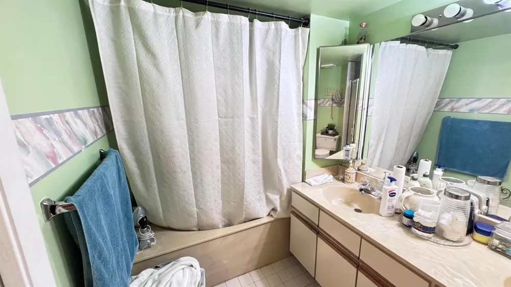 8492 S Coral Circle North Lauderdale, FL 33068