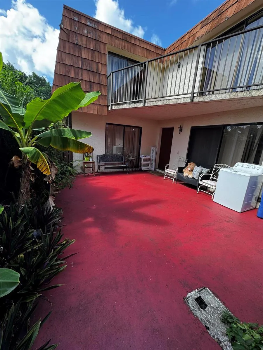 8492 S Coral Circle North Lauderdale, FL 33068