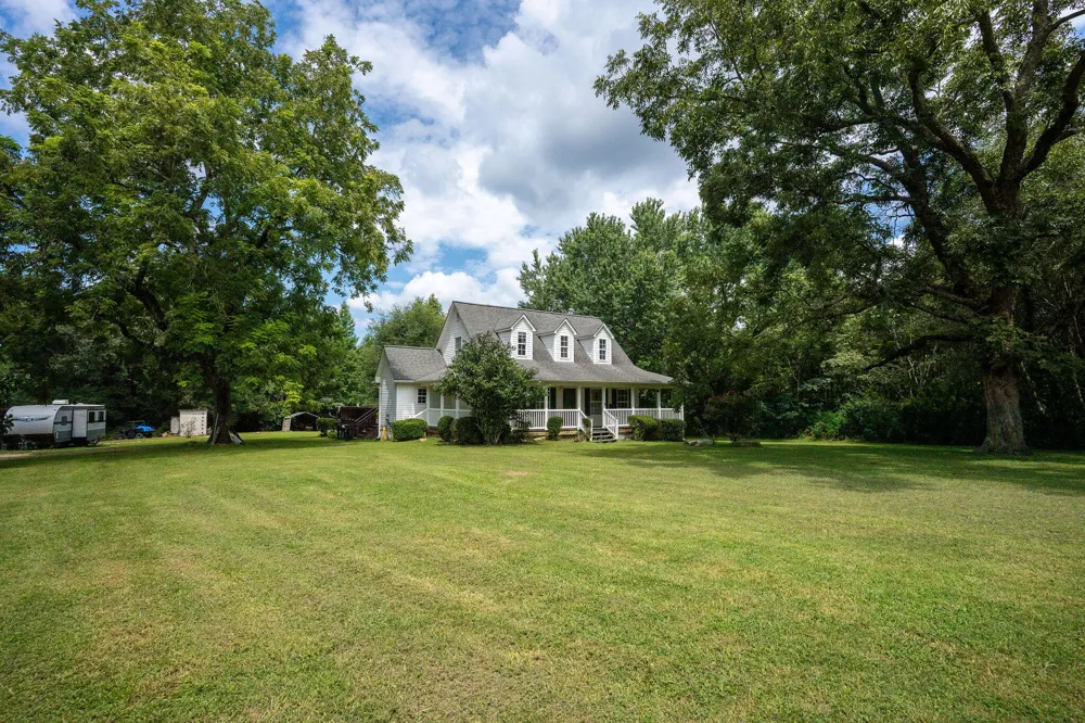 2243 County Road 732 Ider, AL 35981