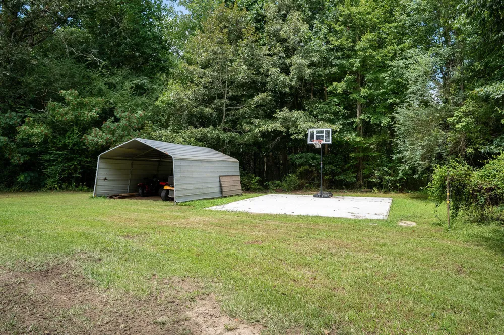 2243 County Road 732 Ider, AL 35981