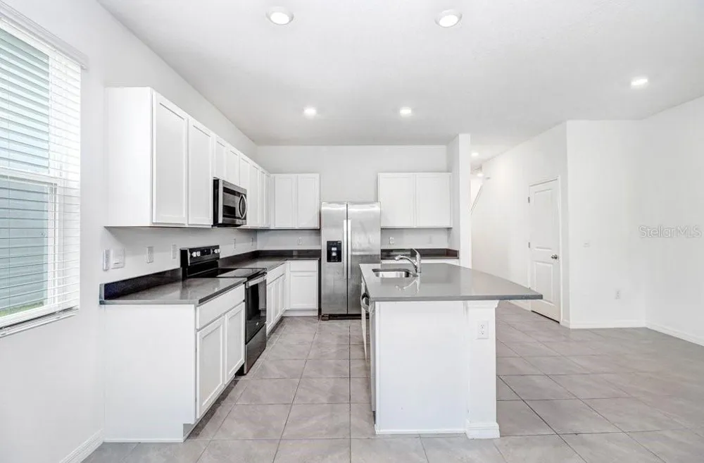 398 MANGROVE SHADE CIRCLE Apollo Beach, FL 33572