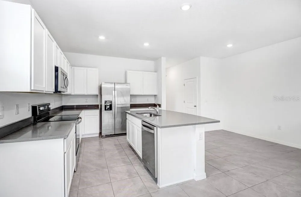 398 MANGROVE SHADE CIRCLE Apollo Beach, FL 33572