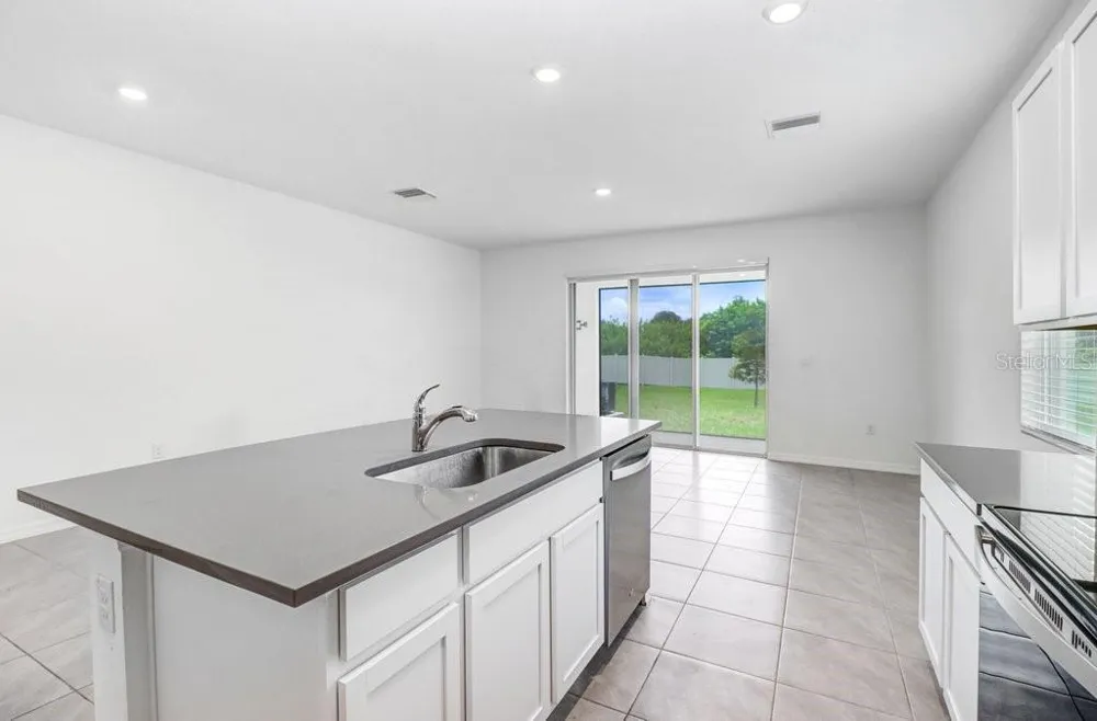 398 MANGROVE SHADE CIRCLE Apollo Beach, FL 33572