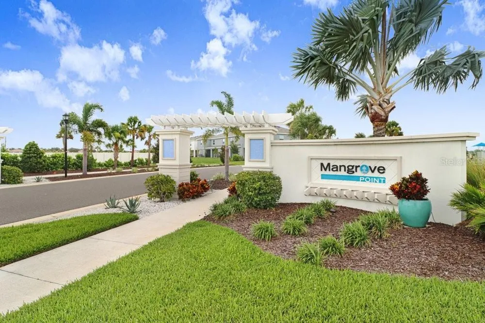 398 MANGROVE SHADE CIRCLE Apollo Beach, FL 33572