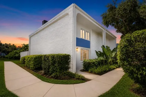 2962 PINE CONE CIRCLE